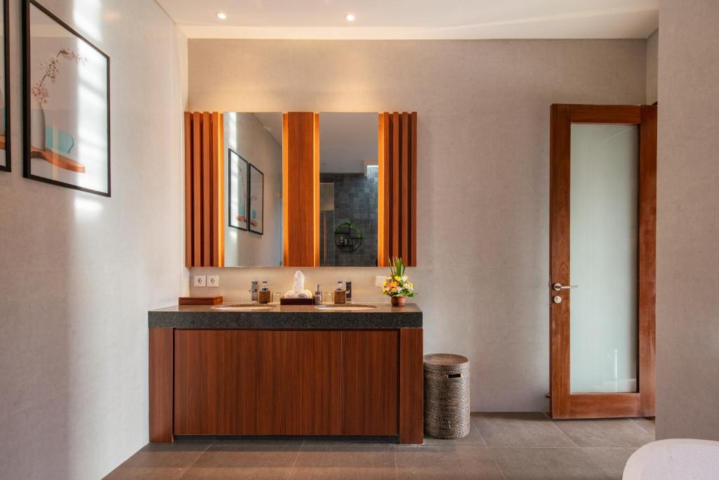 villa sally bathroom 2