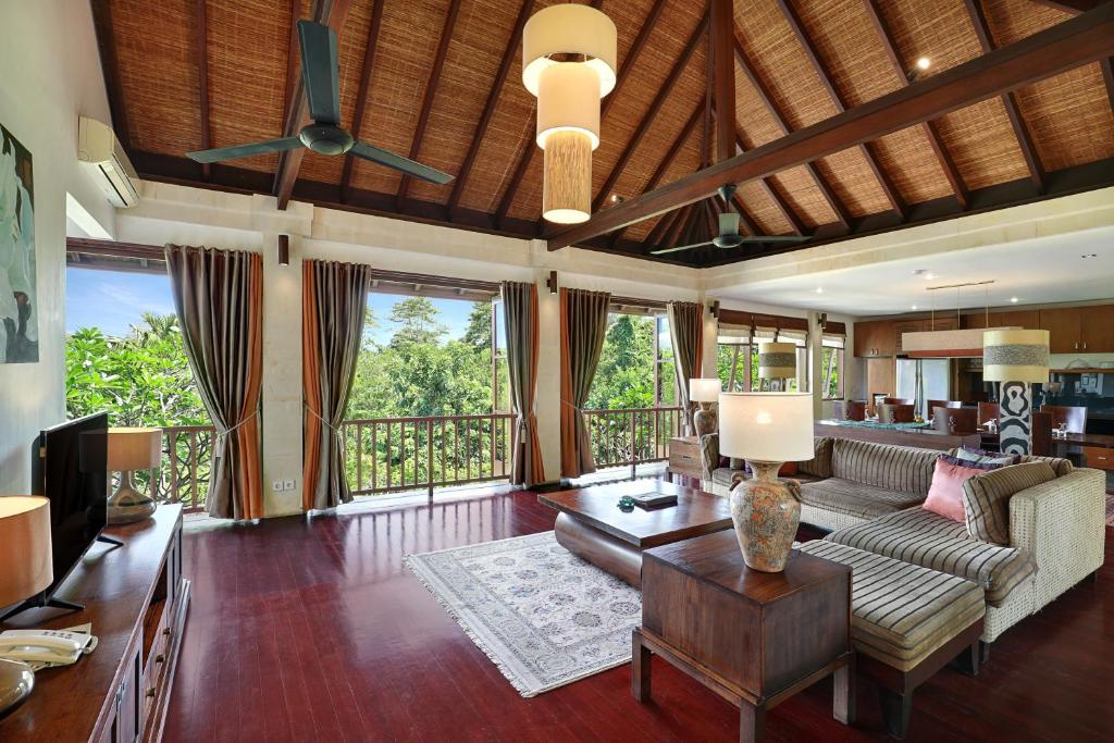 gending kedis living hall