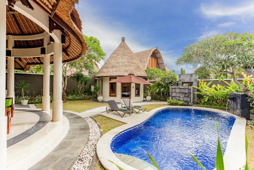 mutiara villa pool 2