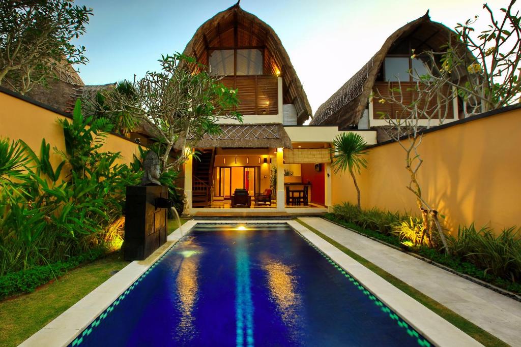 mutiara villa pool 3