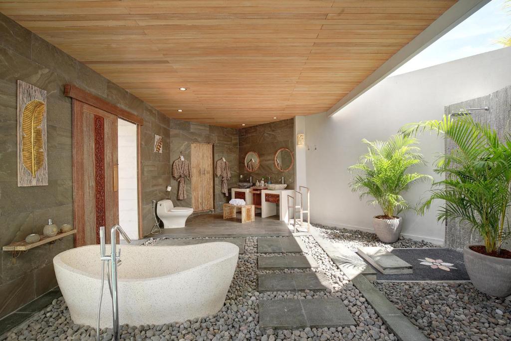 vivara villa hot tub