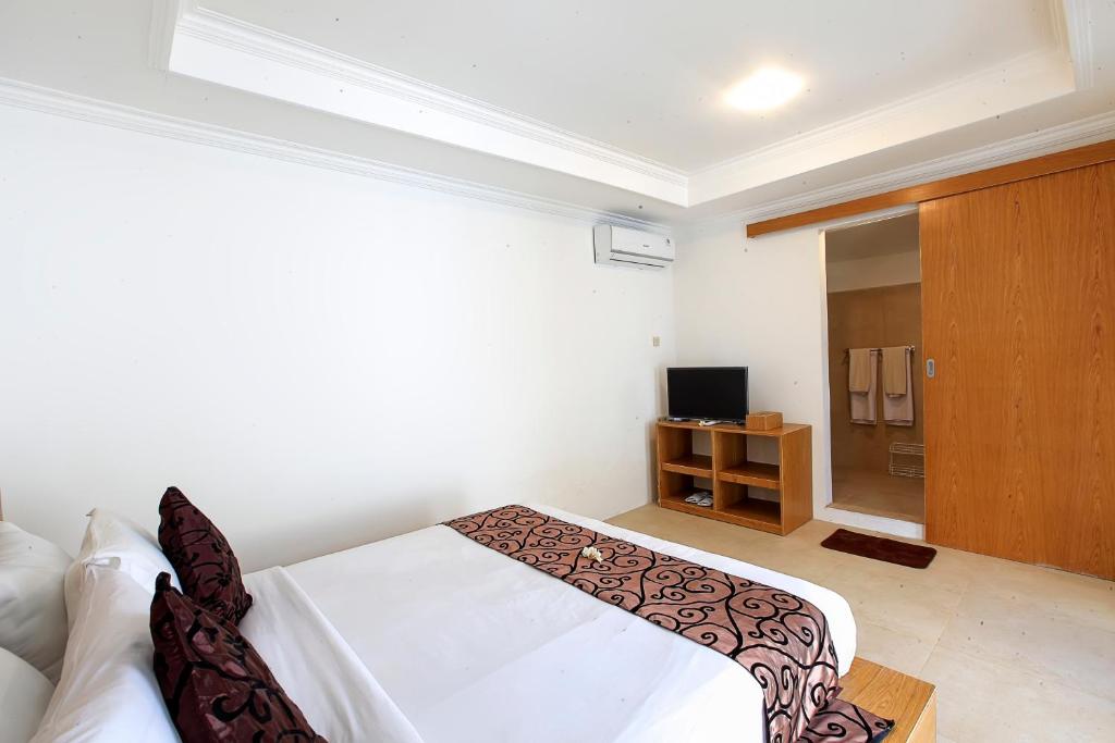lavender villa bedroom2
