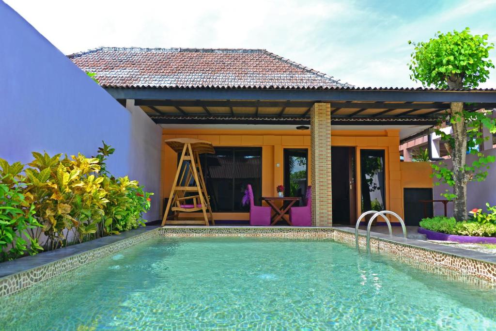 lavender villa day pool