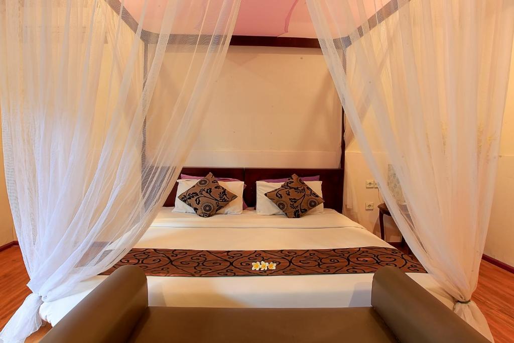 lavender villa lounge area