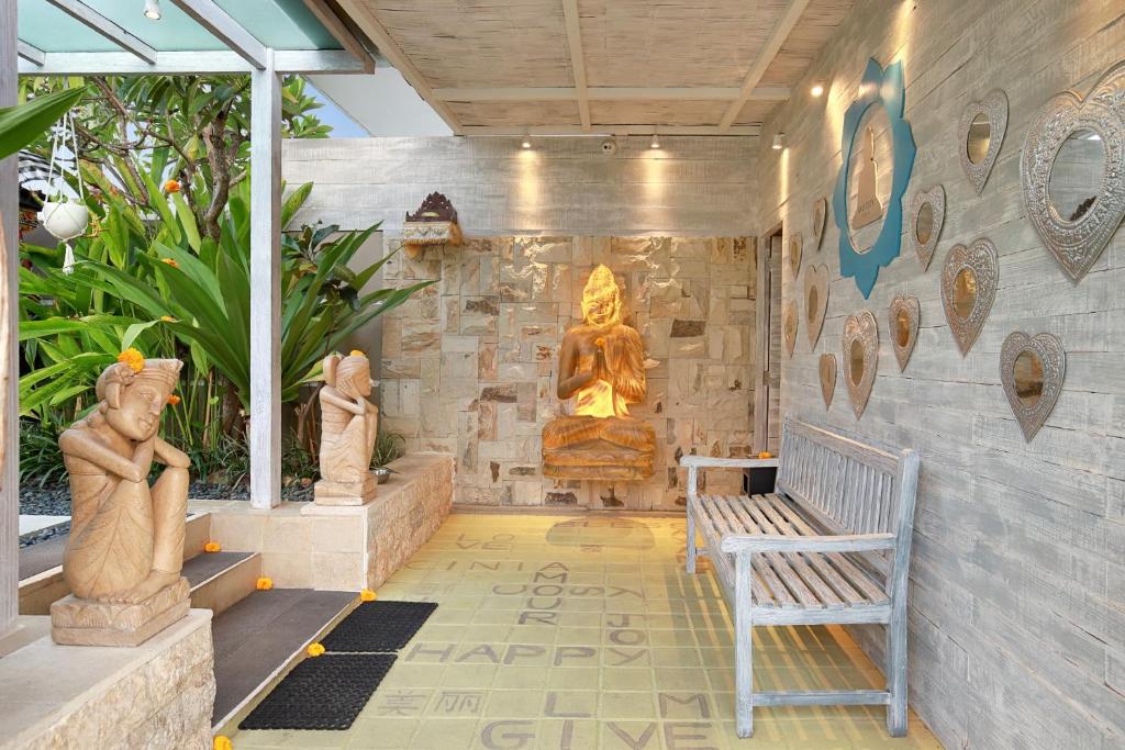 bali cozy villa buddha corner