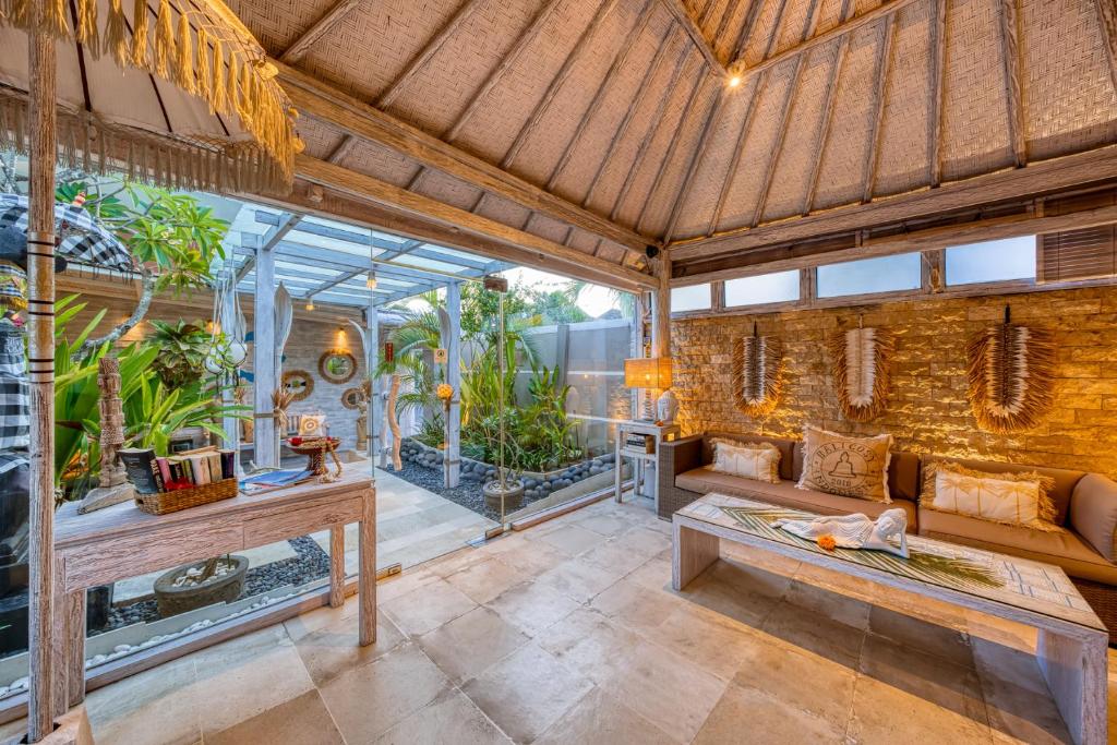 bali cozy villa luxury lounge