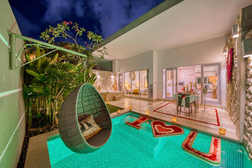 bali cozy villa night pool