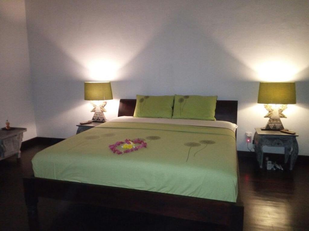 lovina paradise night bedroom