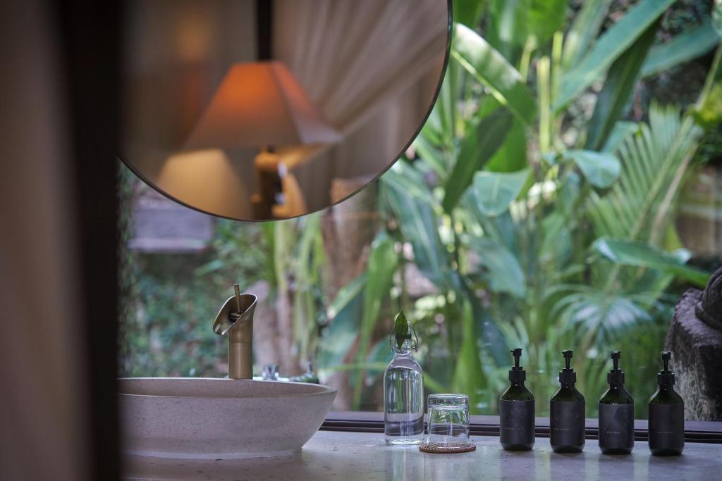 damai villa bathroom view