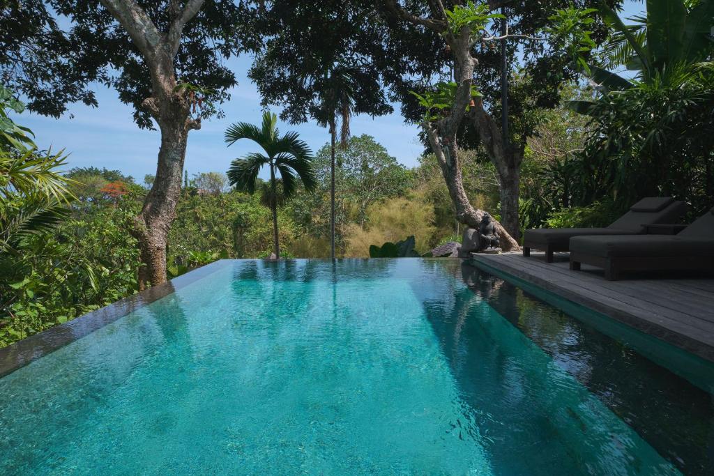 damai villa infinity pool