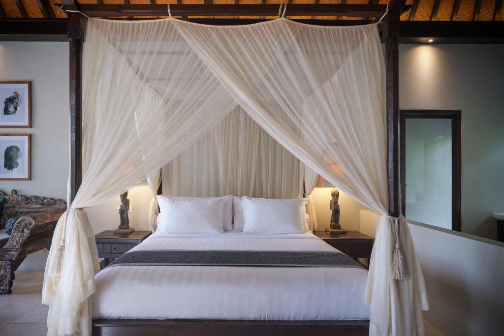 damai villa luxury bedroom
