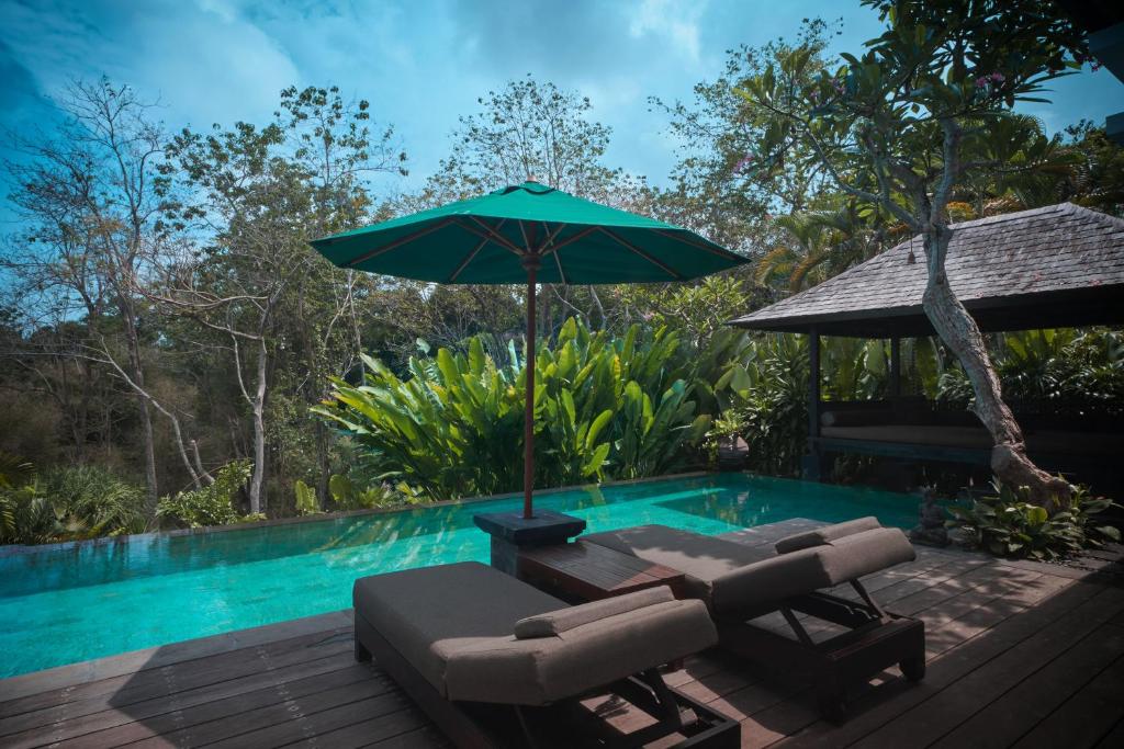 damai villa umbrella pool