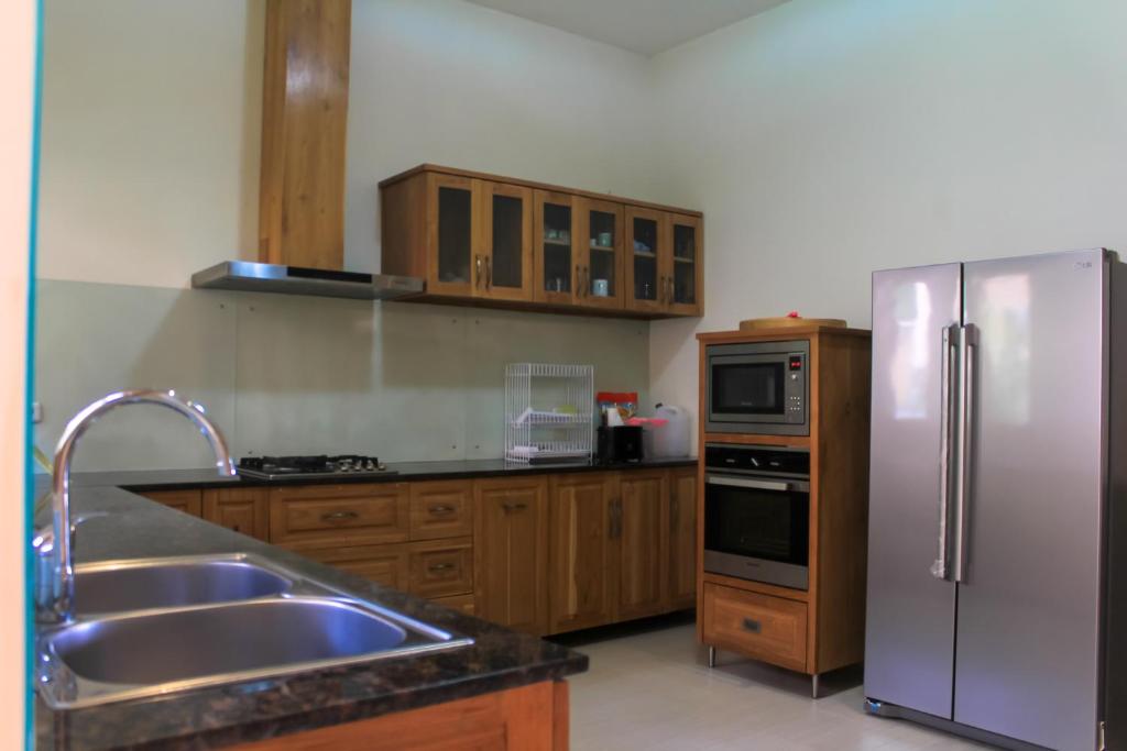 le tito villa kitchen