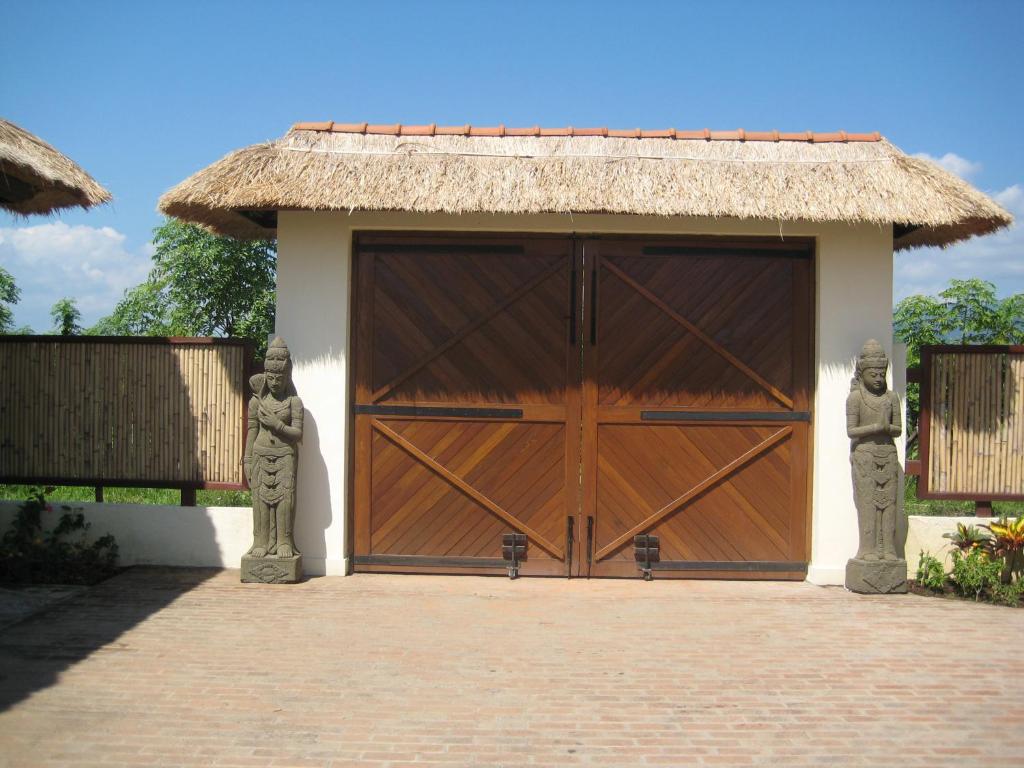 nirwana villa gate