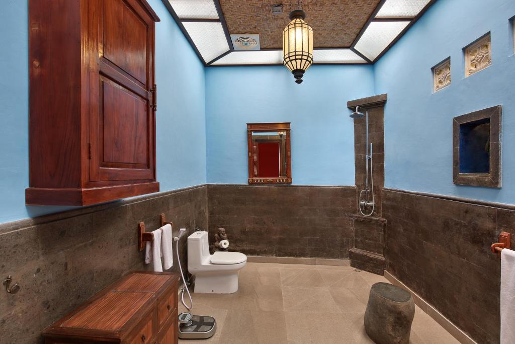 patria villa bathroom