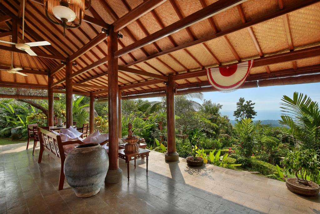 patria villa terrace lounge