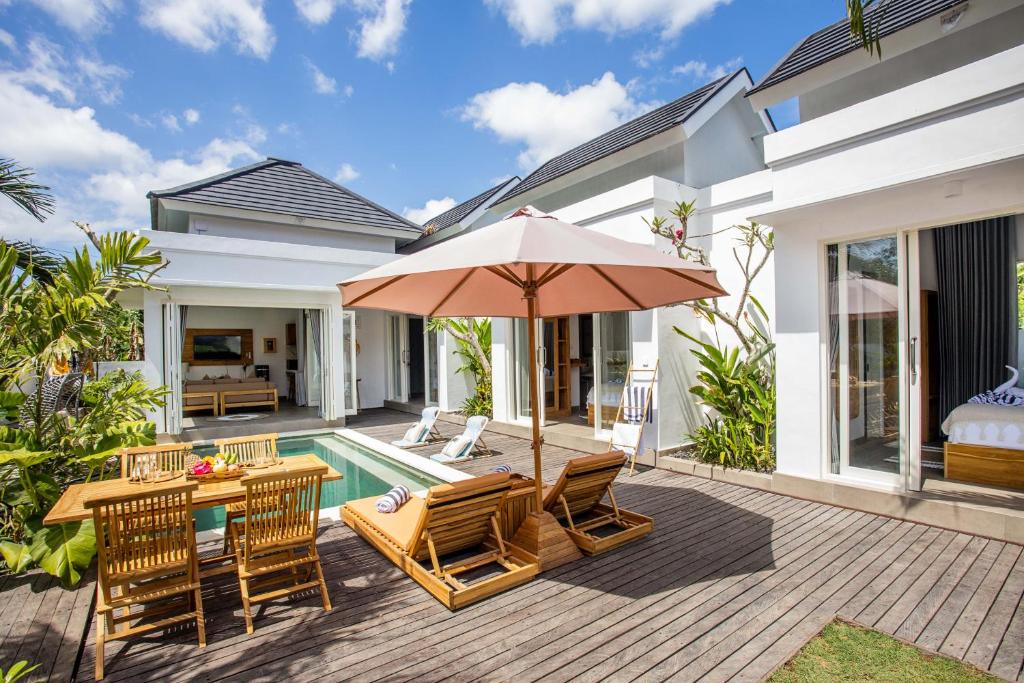 alas villa garden pool