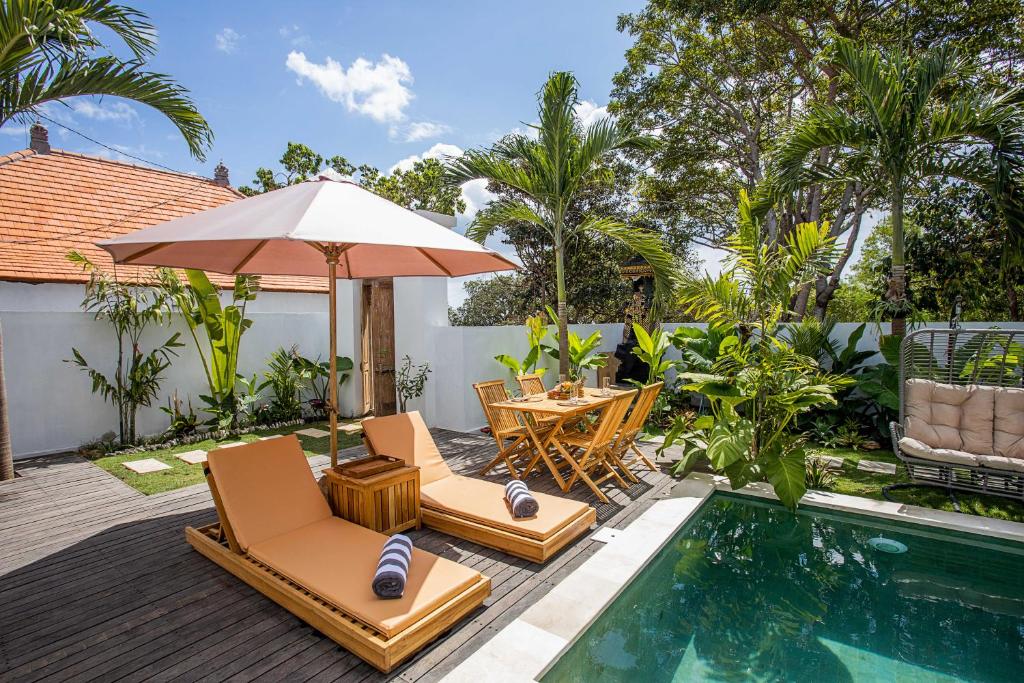 alas villa poolside