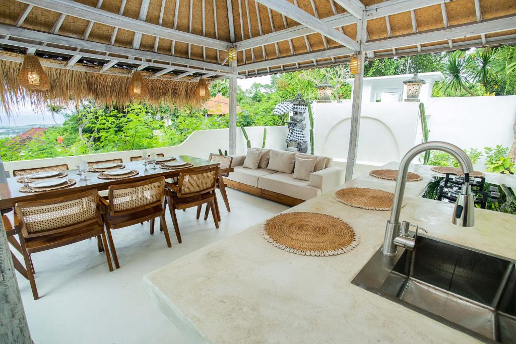 puncak villa outdoor dining