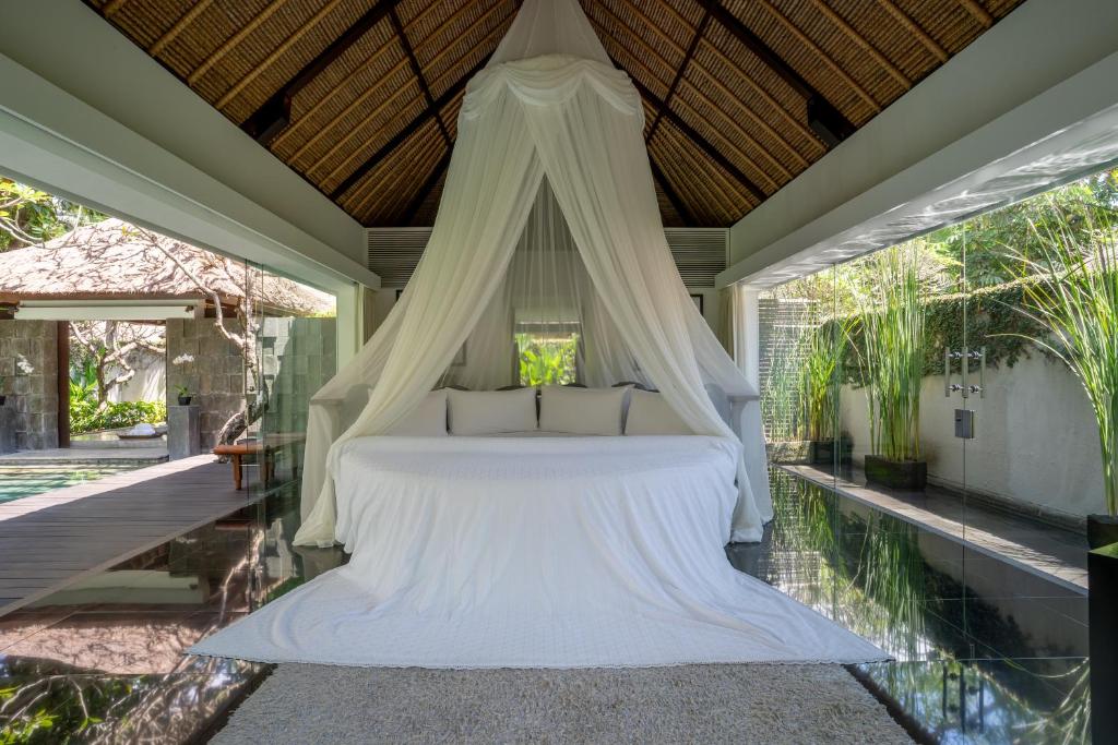 kayumanis villa garden villa