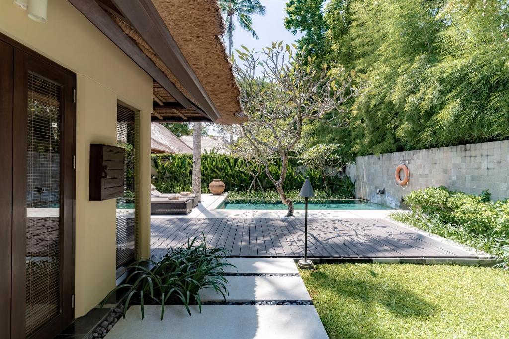 kayumanis villa villa entrance