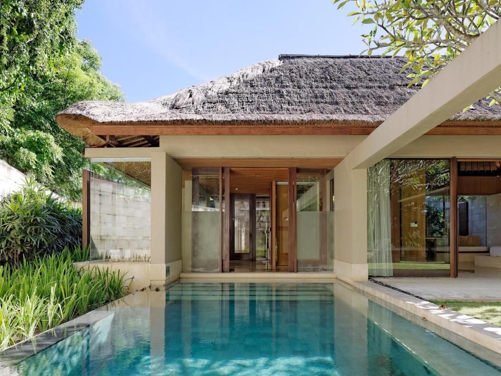 bale villas exterior pool
