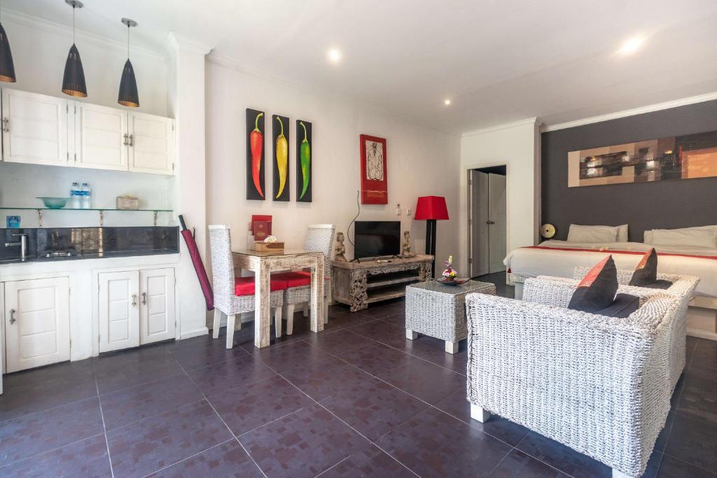 aleesha villa living room