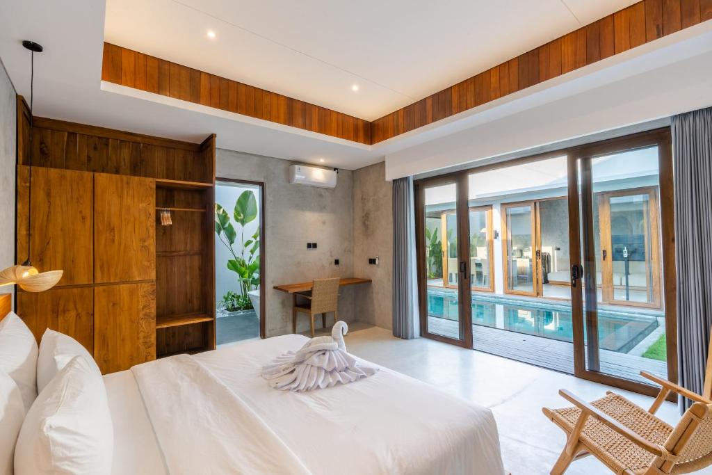 j4 villa bedroom