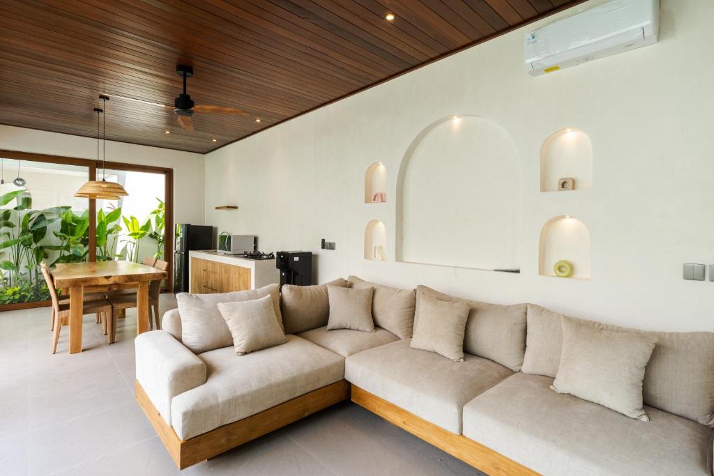 j4 villa sofa with hall