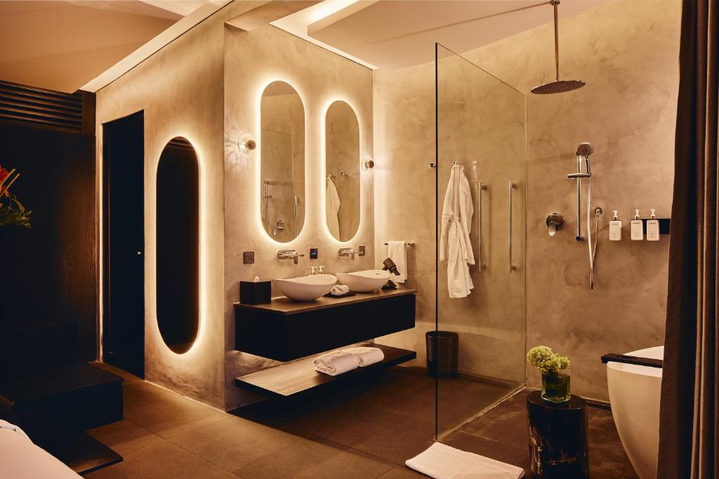 je ne sais bedroom pool access