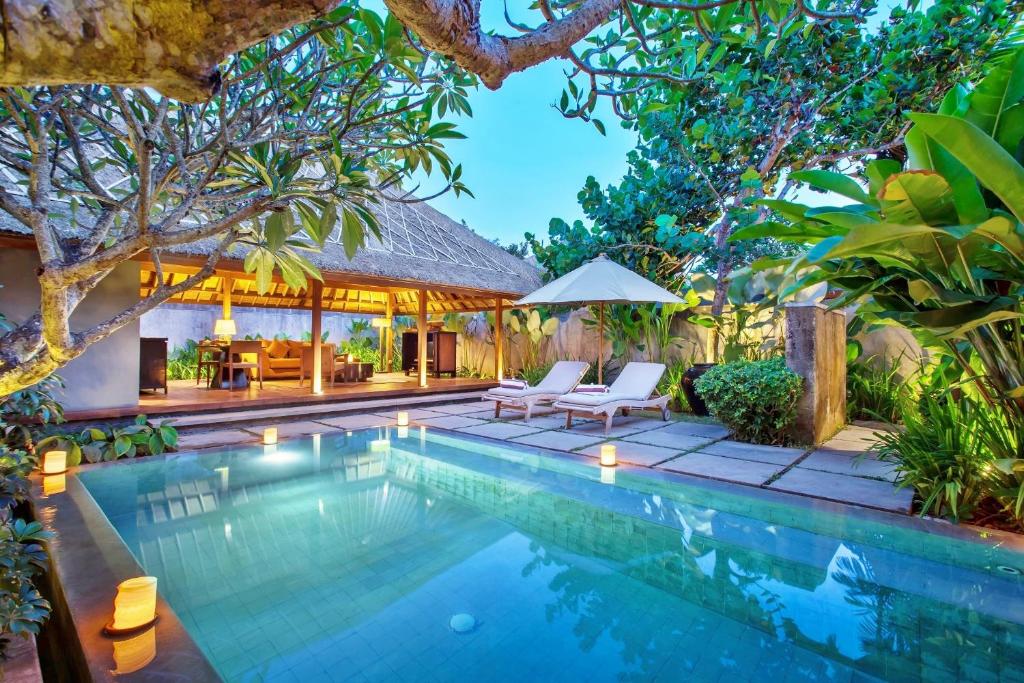 mayaloka villa pool