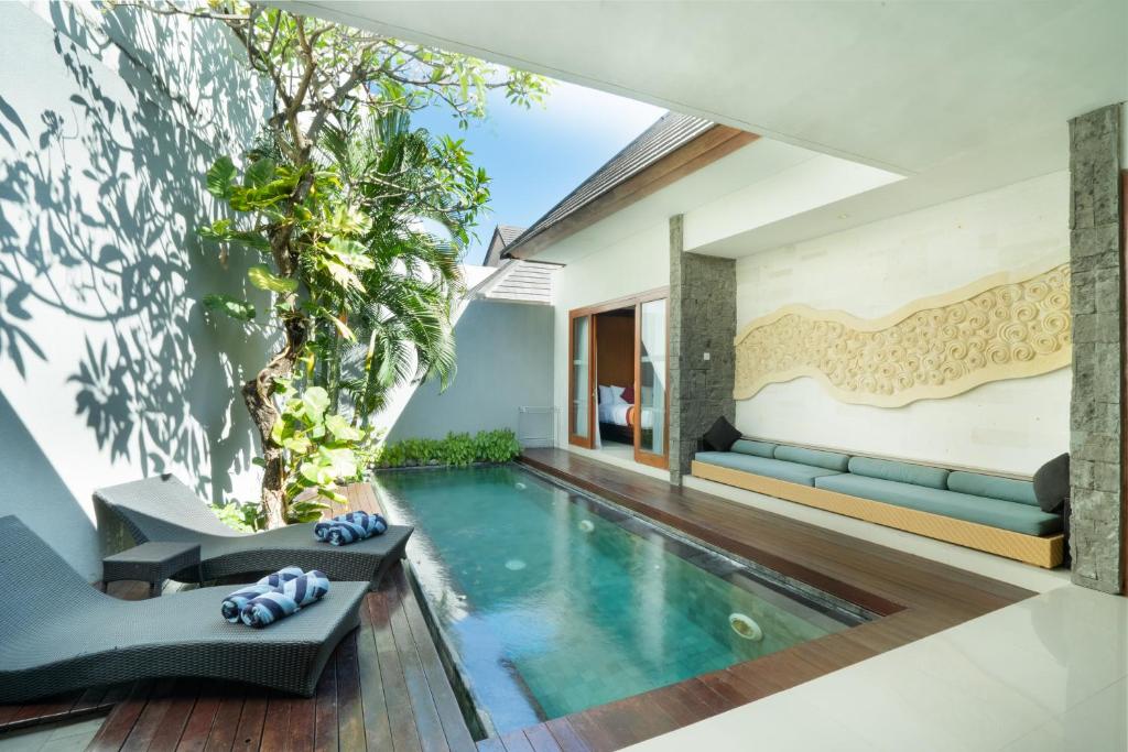 samaja villas pool lounge