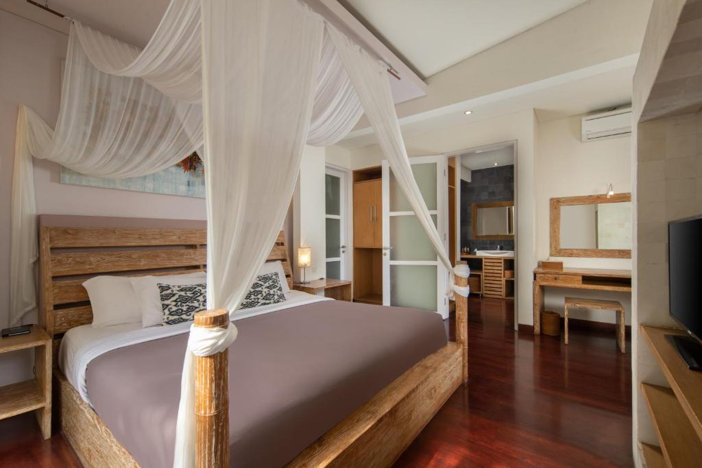 seiryu boutique canopy bedroom