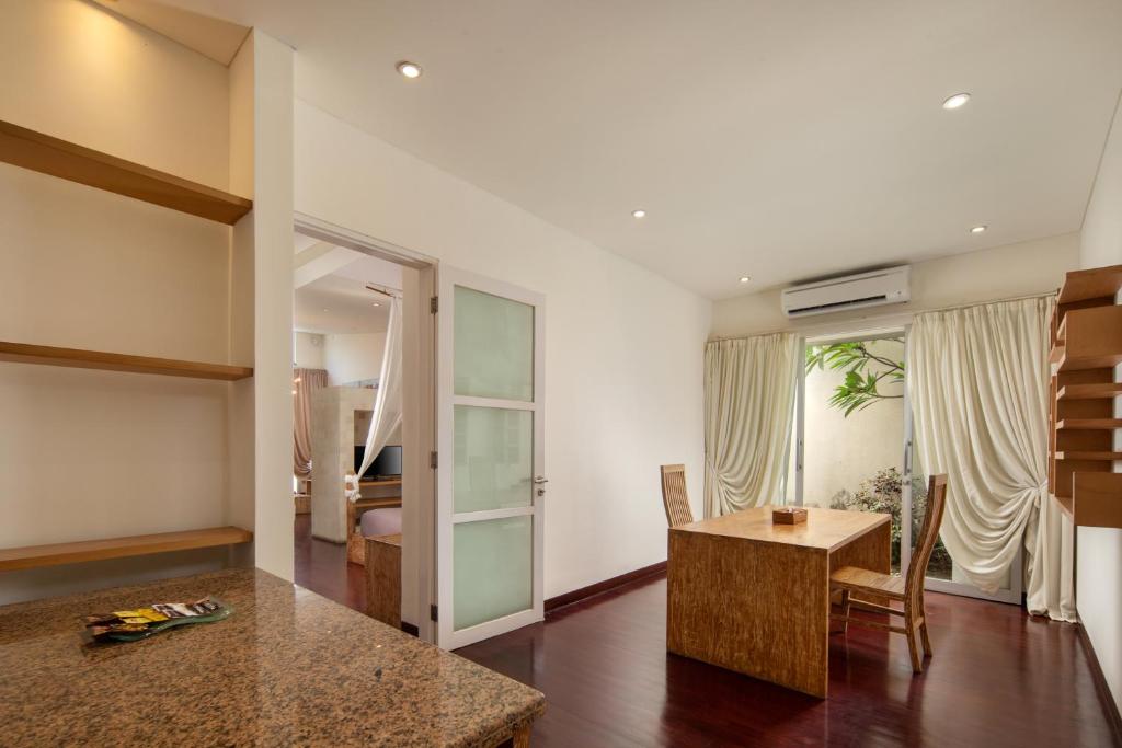 seiryu boutique dining area