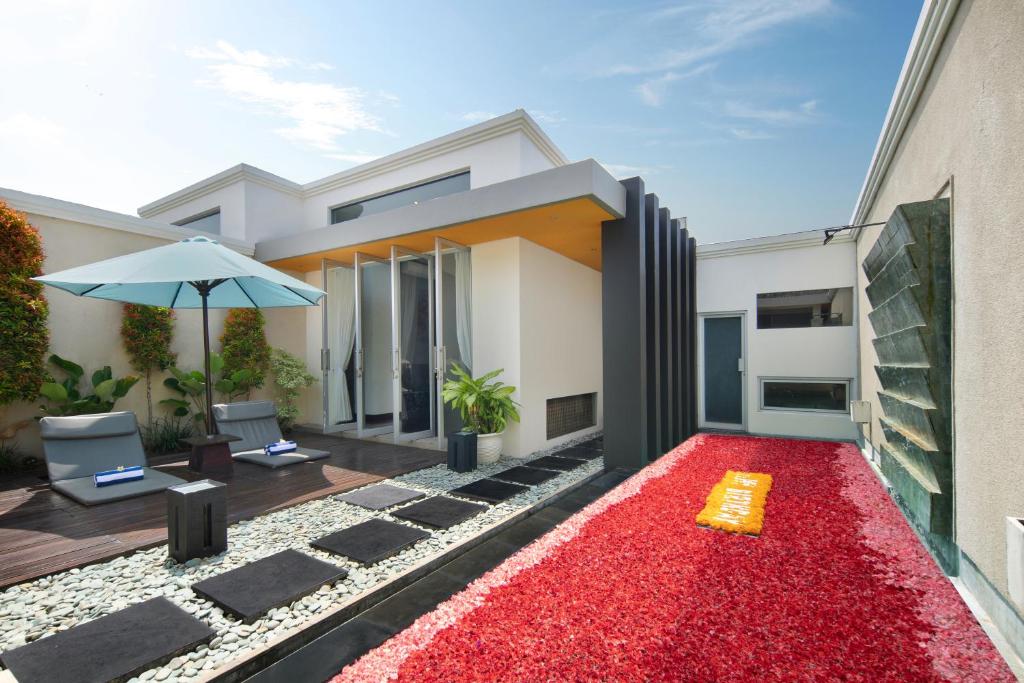 seiryu boutique flower pool