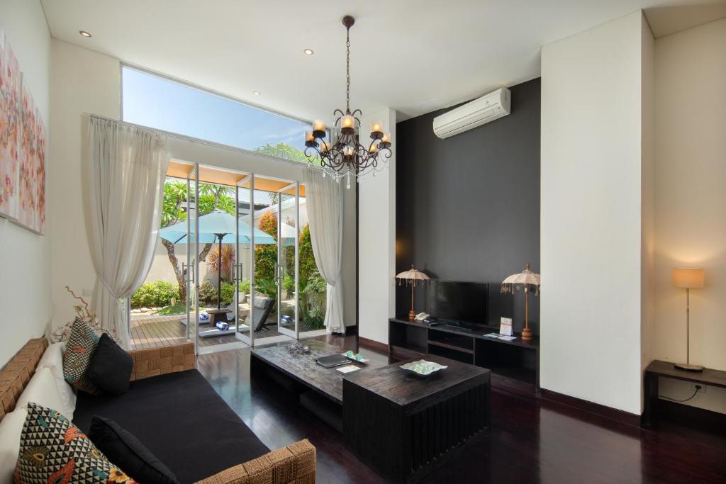 seiryu boutique living room black