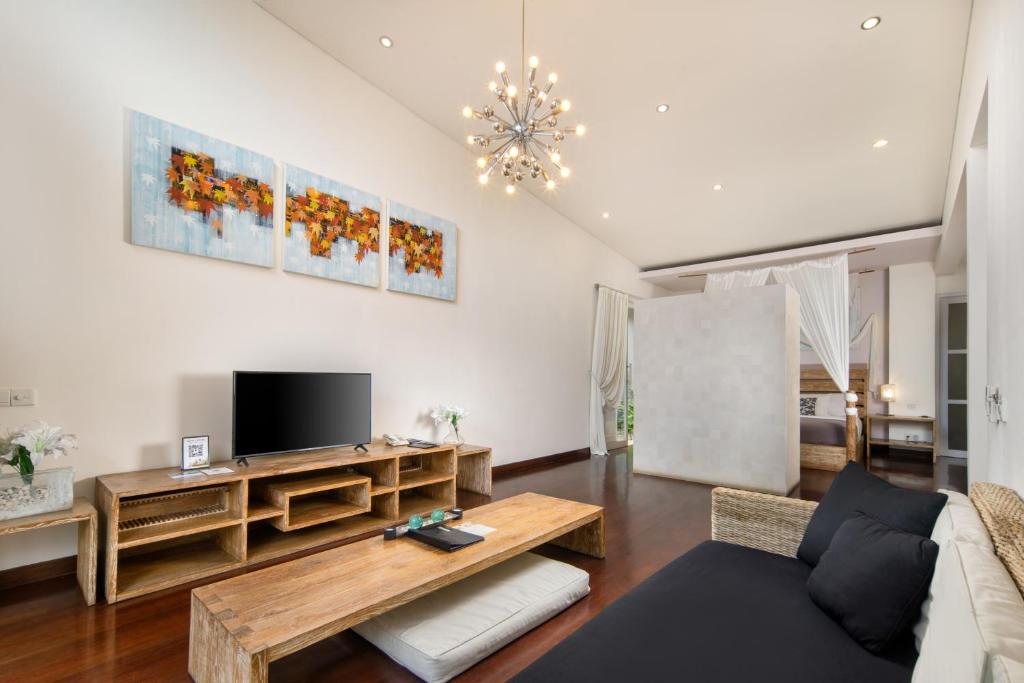 seiryu boutique living room