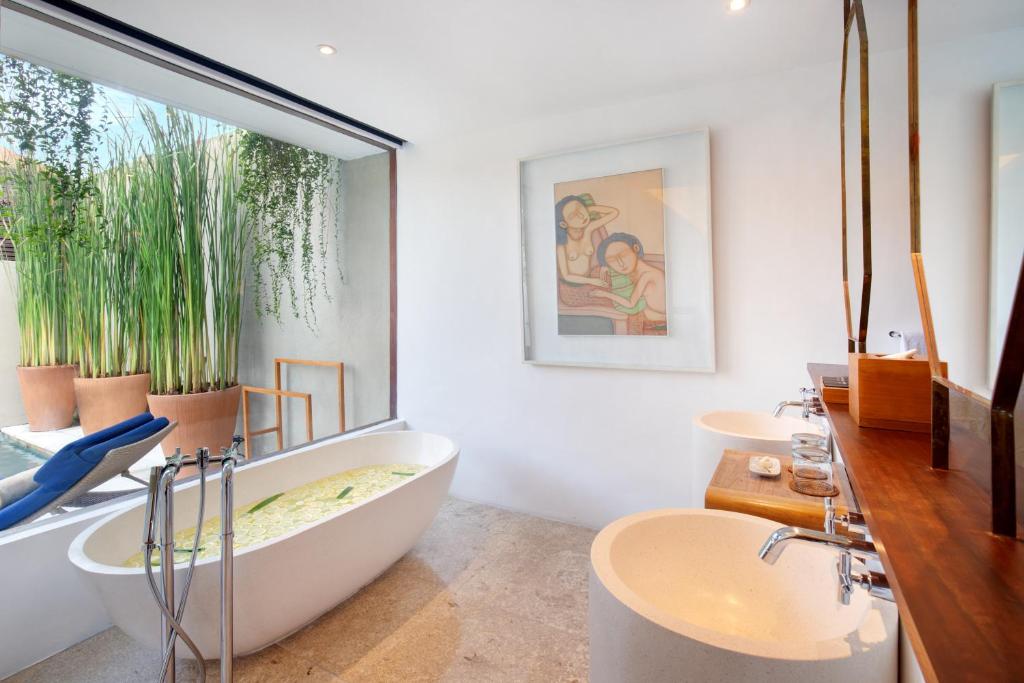 uma sapana bathroom setup