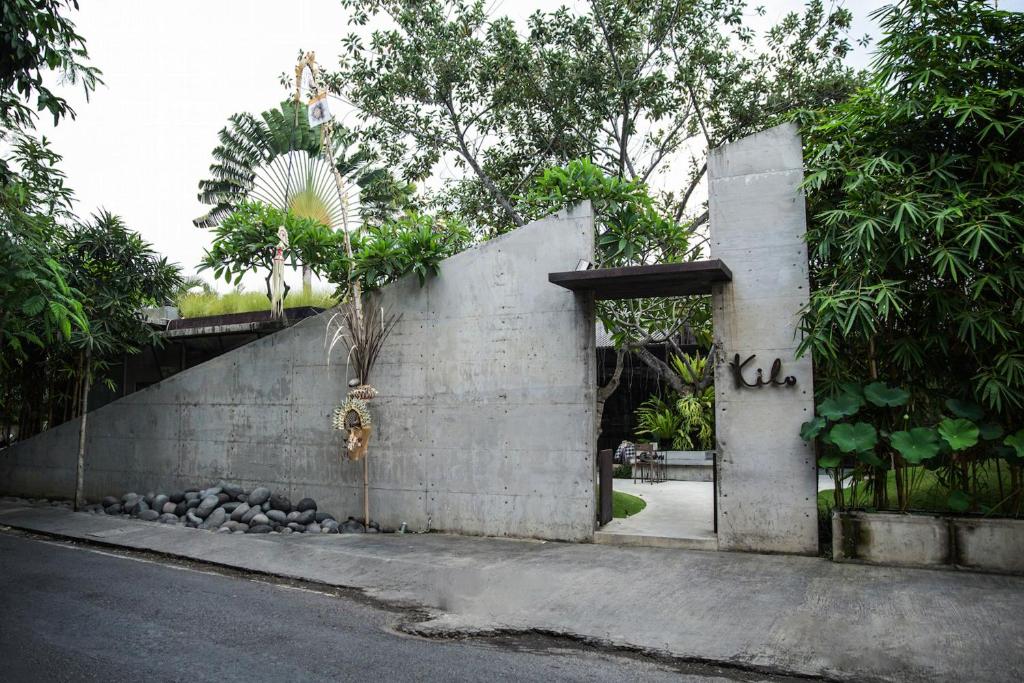 uma sapana front gate