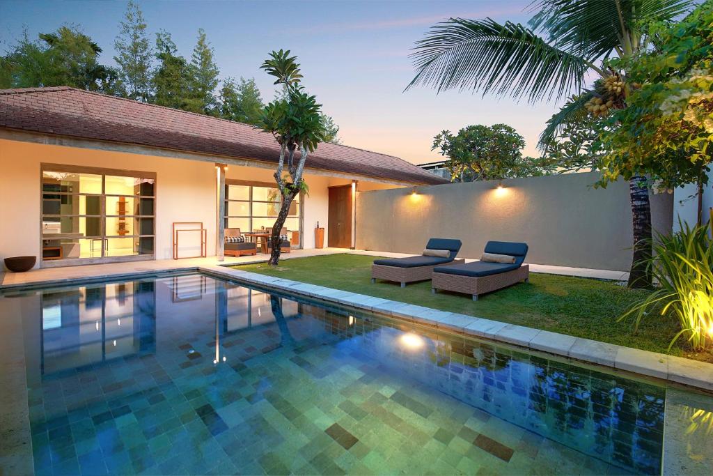 uma sapana poolside evening