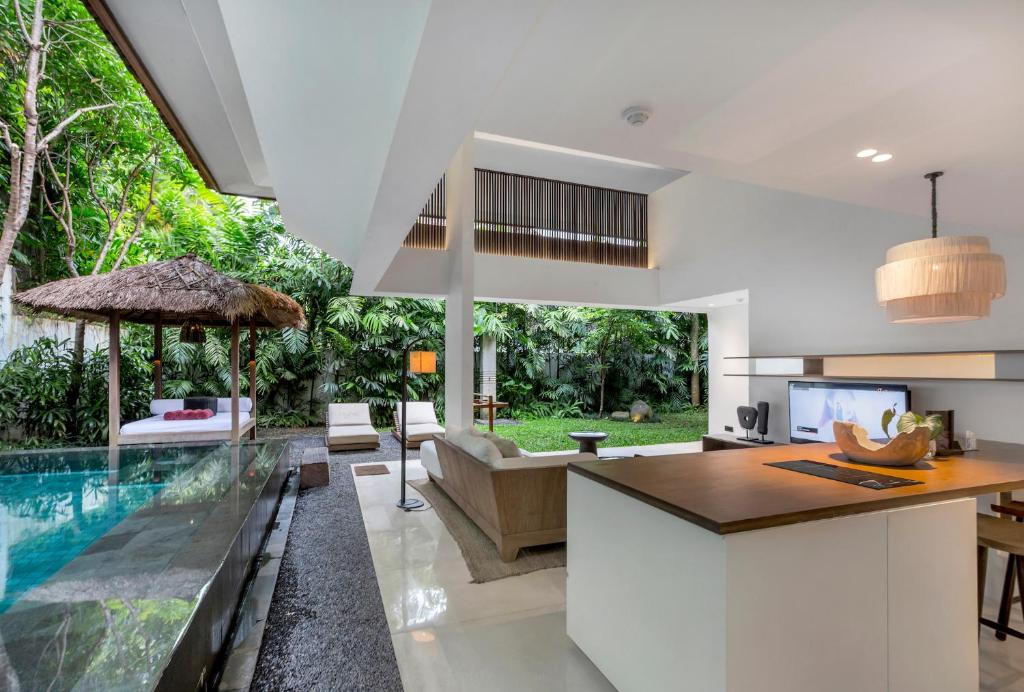 bisma villa pool 2