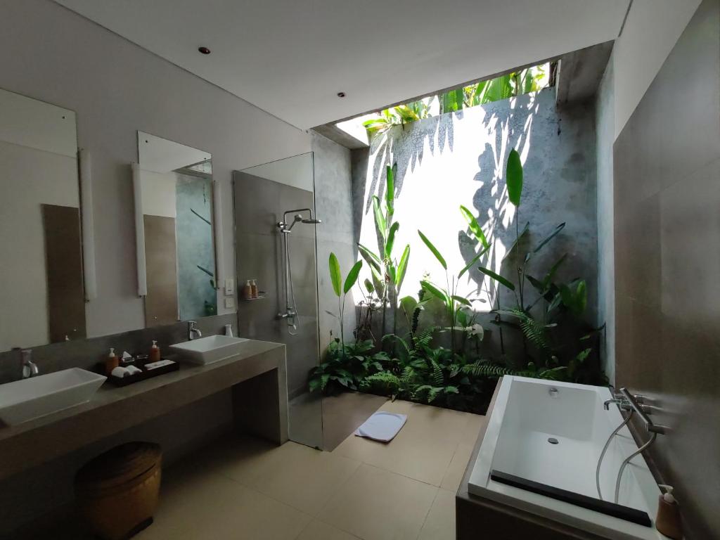 santun villa bathroom 1