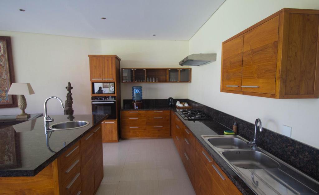 santun villa kitchen