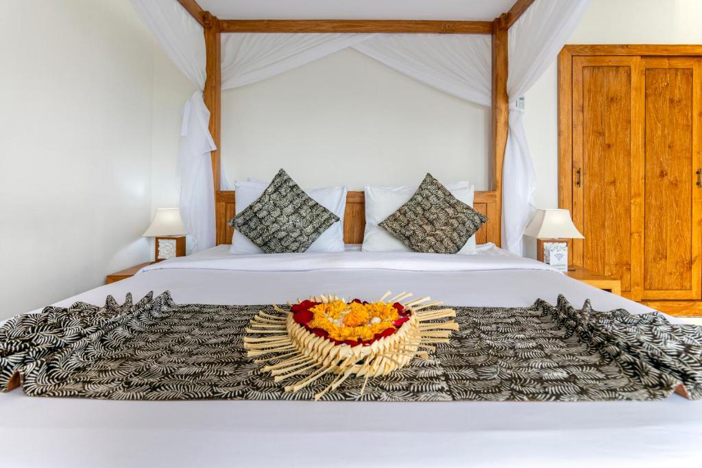 santhi villa decorative bed