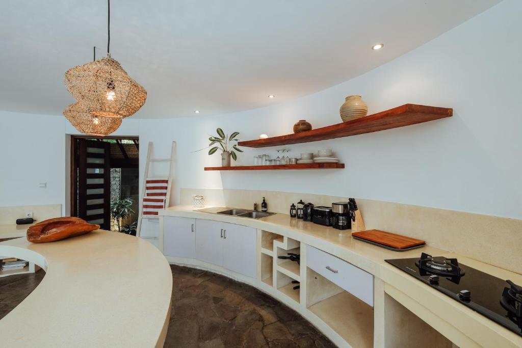 barrels villa kitchen 2
