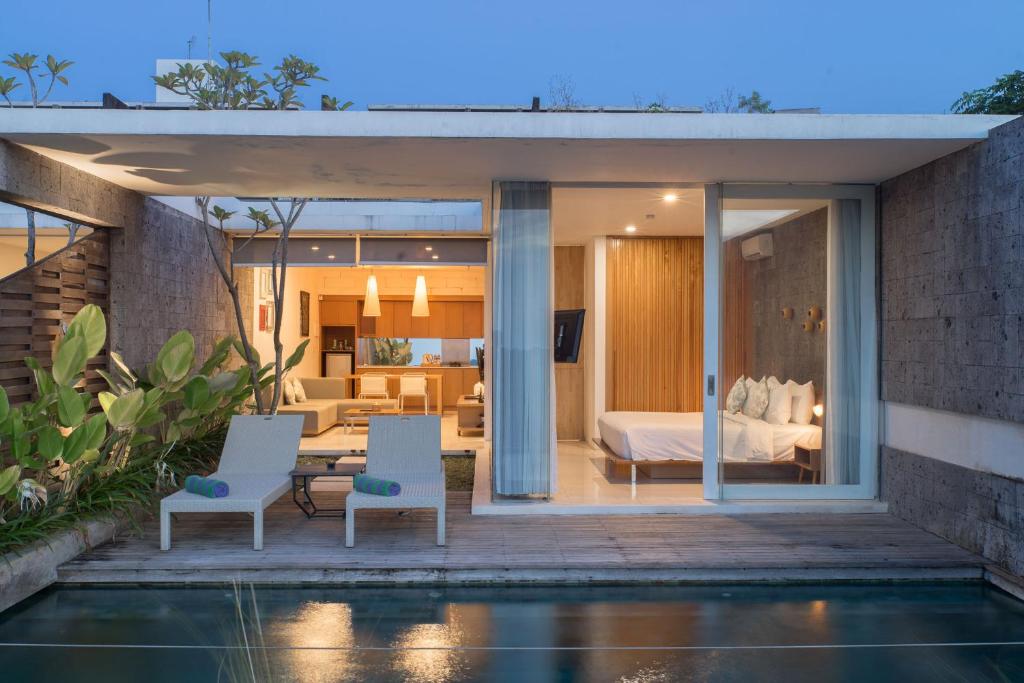 Contemporary villa with private pool
