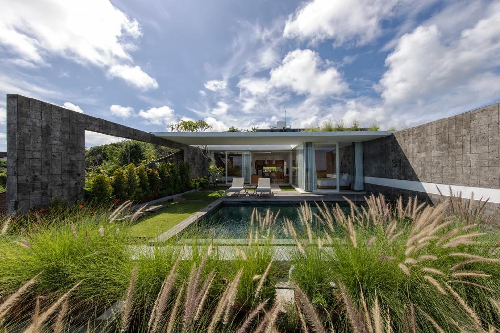 hideawa villa exterior