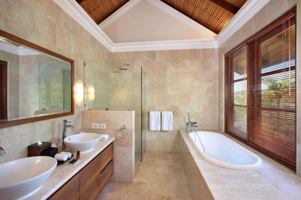 karma villa bathroom