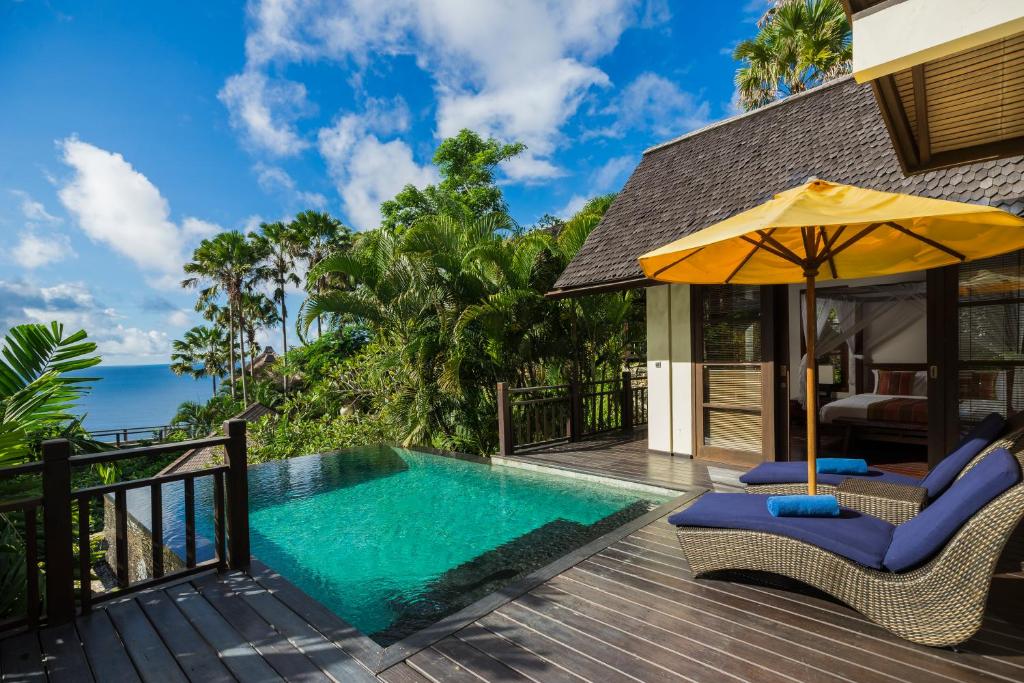 karma villa pool