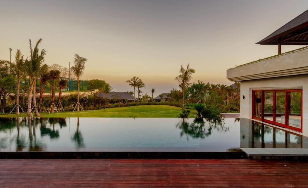edge villa pool 2